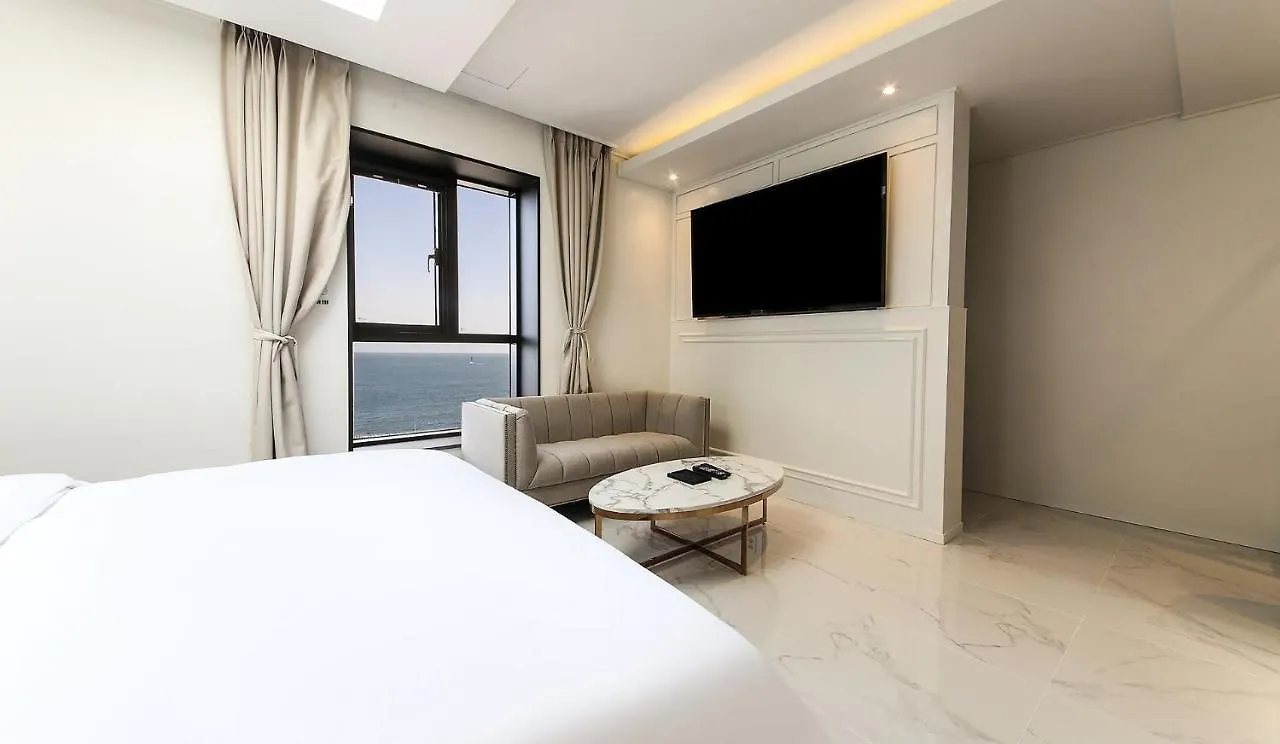 H Moment Hotel Songjeong Busan